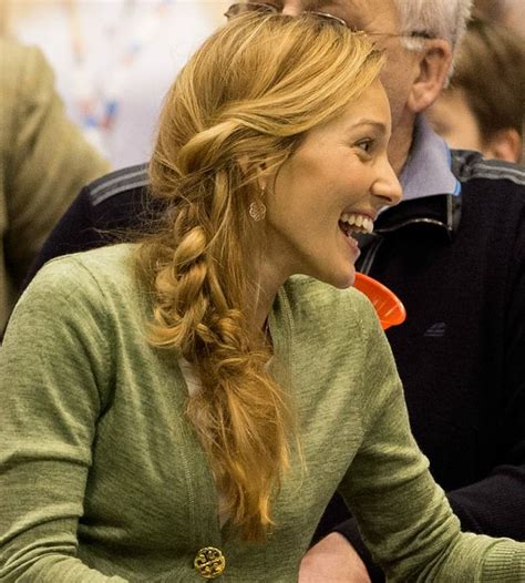 Jelena djokovic's controversial post comes just a day after her husband, novak, said he was opposed to vaccinations. messy braid jelena djokovic | Jelena djokovic, Hair styles ...