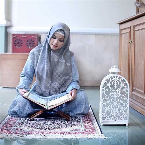 Keutamaan doa ini mungkin sudah kita ketahui sejak lama untuk selalu kita baca setiap selesai sholat, terutama sholat fardhu. Isi Waktu dengan Mengaji dan Perdalam Ilmu Agama - Batam Pos