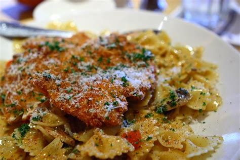 Start by beating the cream cheese until light and fluffy. Cheesecake Factory's Louisiana Chicken Pasta | Recette ...