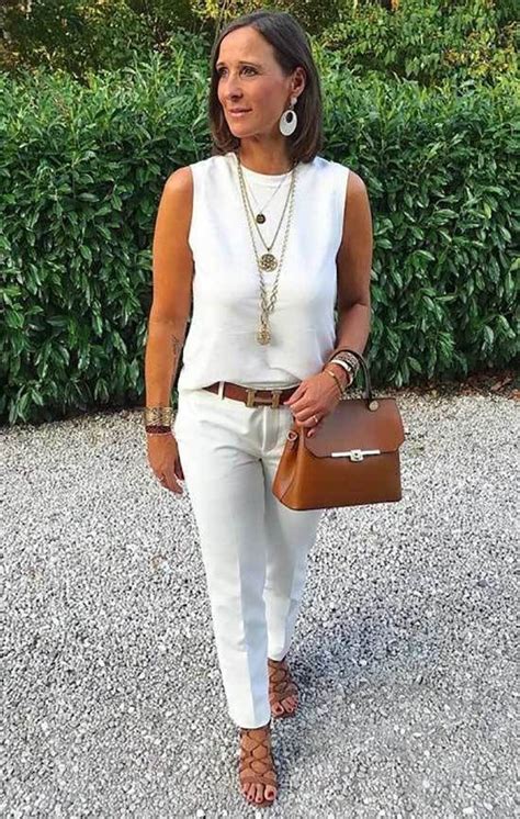 All White Fashion Outfit That Looks Amazing For Women 50 Years And