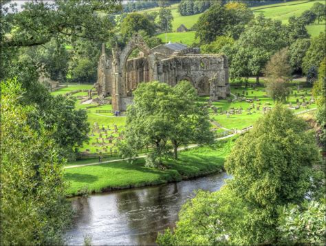 River Wharfe And Bolton Abbey Yorkshire Dales Bolton Abbe Flickr