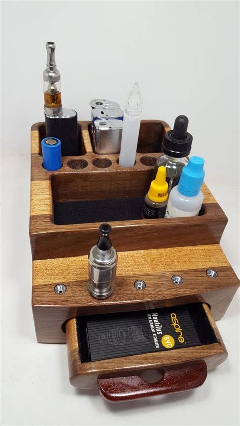 All you need to do is choose your target nicotine strength and the ideal vg/pg ratio, add flavoring, shake, and you're join the next generation of mixologists by browsing our diy inventory of vape supplies today to find everything you need to create complex flavors and. Afbeeldingsresultaten voor diy vape storage | Vape diy ...