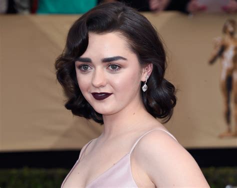 Maisie Williams Stellar Studs Prove She Is A Star Dahling Hellogiggles