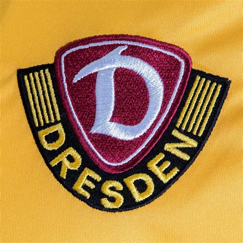 The latest tweets from sg dynamo dresden (@dynamodresden). Novas camisas do Dynamo Dresden 2020-2021 Craft » Mantos ...