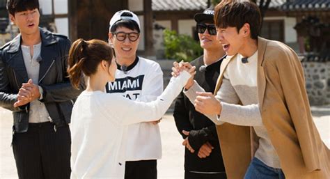  not the real kim young kwang  roleplayer/parody account. Lee Kwang Soo Is Overjoyed Meeting Park Bo Young on ...