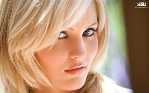Digital Desire Magazine Women Blondes Hanna Hilton