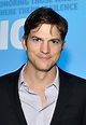 Ashton Kutcher Surprises His Mom With a Home Makeover - Closer Weekly