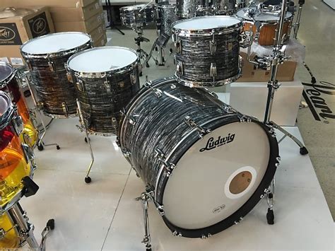 Ludwig Classic Maple Vintage Black Oyster Pearl 4 Piece