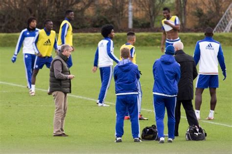 62 stoke road, london, kt11 3pt, united kingdom. Roman Abramovich pictured at Chelsea training ground to ...