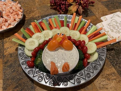 Cucumber appetizer this cucumber appetizer is a healthy, tasty and crunchy side dish that is made with dill cream cheese mixture, then topped with grape tomatoes and sprinkled with pepper. Turkey day appetizer! | Thanksgiving appetizers ...