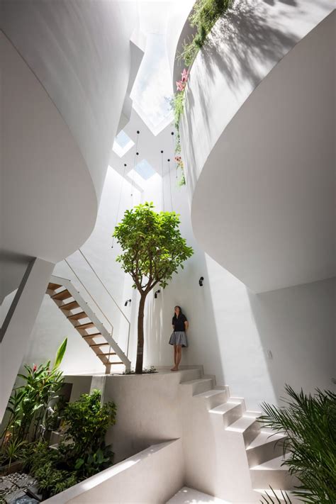 Ten Atriums That Brighten And Expand Residential Spaces Download