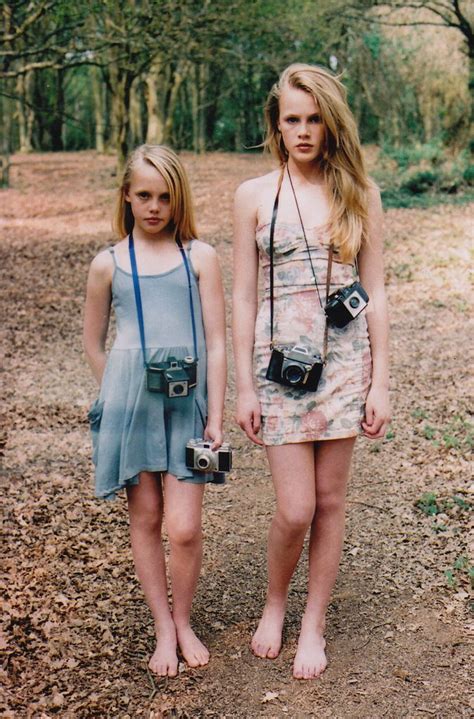 185 Best Twins Sisters Brothers Doppelgangers Soulmates Images On Pinterest Fotografie