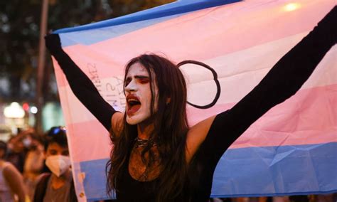 Morte De Jovem Gay Brasileiro Gera Protestos Da Comunidade Lgbtqiap Na