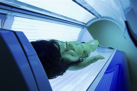 Indoor Tanning Costs U S Health Care Millions Per Year Cbs News