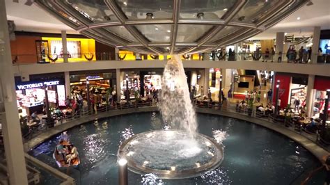 Welcome back to marina bay sands! Singapore Marina bay sands Shopping mall 逆噴水 - YouTube