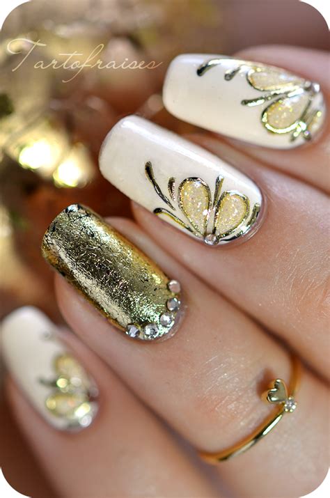 Maybe you would like to learn more about one of these? Nail art doré antique en gel foil | Tartofraises