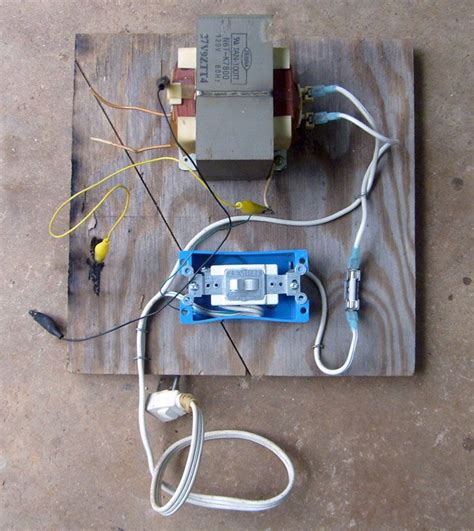 In this video I show you how to reuse an old microwave transformer and