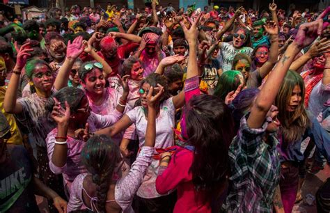 In Pictures Holi Celebrations Amid Covid 19 Pandemic Shafaqna India