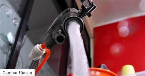 Beliau berkata, air selangor telah melaporkan insiden itu kepada lembaga urus air selangor dan tindakan mengenal pasti punca pencemaran air mentah di sepanjang sungai semenyih. Gangguan Bekalan Air Selasa Ini Susulan Pembersihan LRA Jeneri
