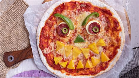 Spooky Halloween Pizzas Dinner Twist