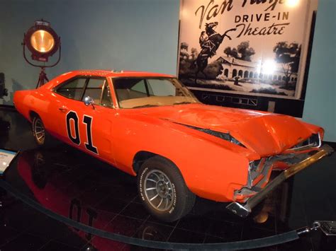 Hollywood Movie Costumes And Props General Lee Stunt Car