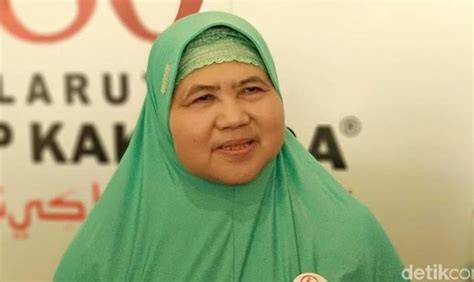 Mamah Dedeh Biodata Profil Fakta Umur Agama Suami Karier