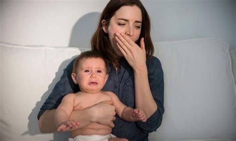 5 ways sleep deprived new moms can get more sleep