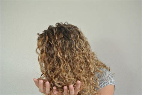 Scrunching Out The Scrunch Curly Hair Care Keeping Hair Healthy Natural Hair Care
