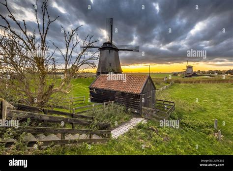 Old Wooden Water Mill National Hi Res Stock Photography And Images Alamy