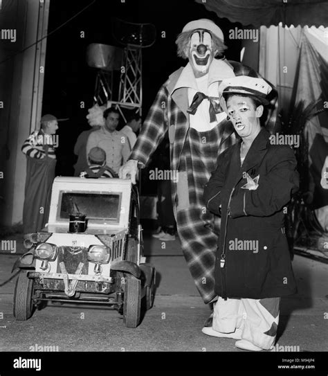 Detrás De Las Escenas En El Circo Ringling Brothers Barnum Y Bailey Circus En Georgia Ca 1966