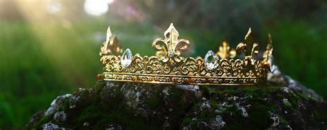 A crown is a circular ornament, usually made of gold and jewels, which a king or queen wears on their head at official ceremonies. The crown of glory - Arab World Media