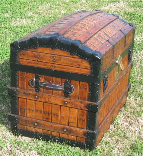 Pin By Evie On Crafts Antique Trunk Wooden Trunks Antique Trunk