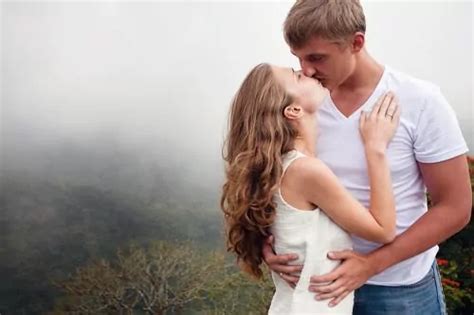 9 Lovely Ways To Use Your Hands When Kissing