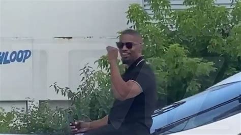 Jamie Foxx Waves To Fans On Boat First Sight Since Hospitalisation