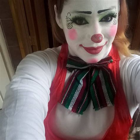 Pin By Stuff Lover On Clown Clown Pics Female Clown Cute Clown