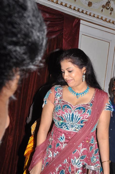 Tamil Actress Anusha Stills Cine Pictures