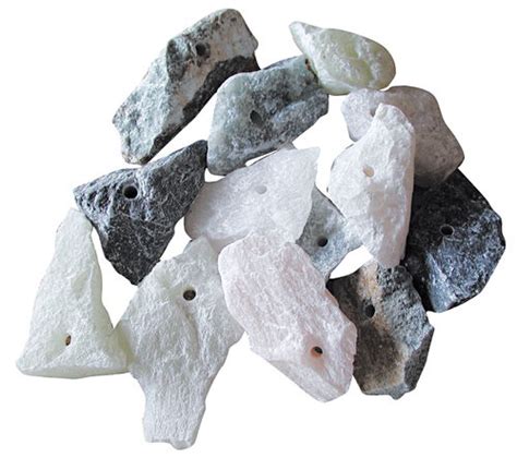 Speckstein ist ein sehr leicht zu bearbeitendes gestein und perfekt geeignet zum schnitzen. Speckstein, 1 kg Splittersteine mit Loch - Opitec Schmuckwelt
