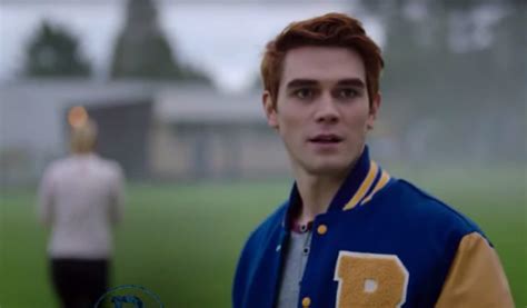First Promo For Cws Riverdale Features A Brooding Sexy Archie Nerdist