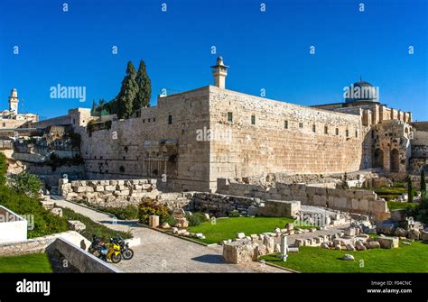 Israel Jerusalem The Western Wall And Al Aqsa Mosque Stock Photo Alamy