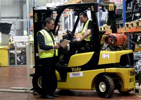 If you have to attend a forklift operator training course you will be asked to negotiate a chicane on your test. Forklift Training Courses | UK Industries Training