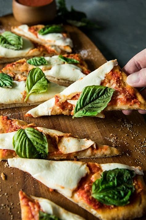 Written by tara goodrum and adam this recipe is a lazy chef's dream. Easy Margherita Flatbread Pizza with Homemade Sauce