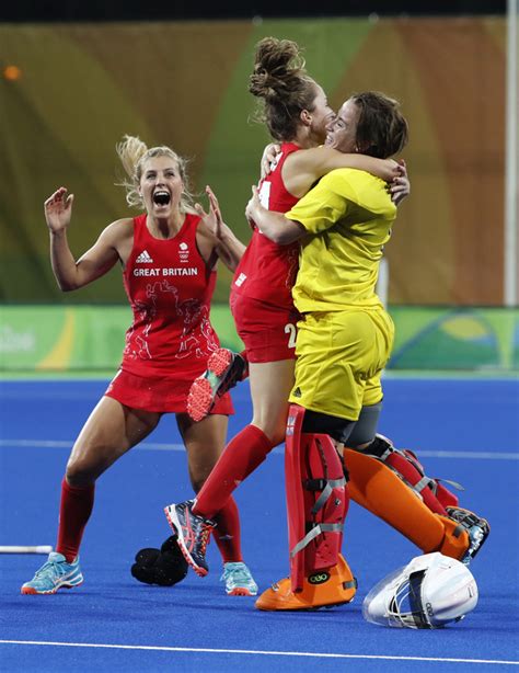 Britain Tops Netherlands Wins 1st Womens Field Hockey Gold Daily Mail Online