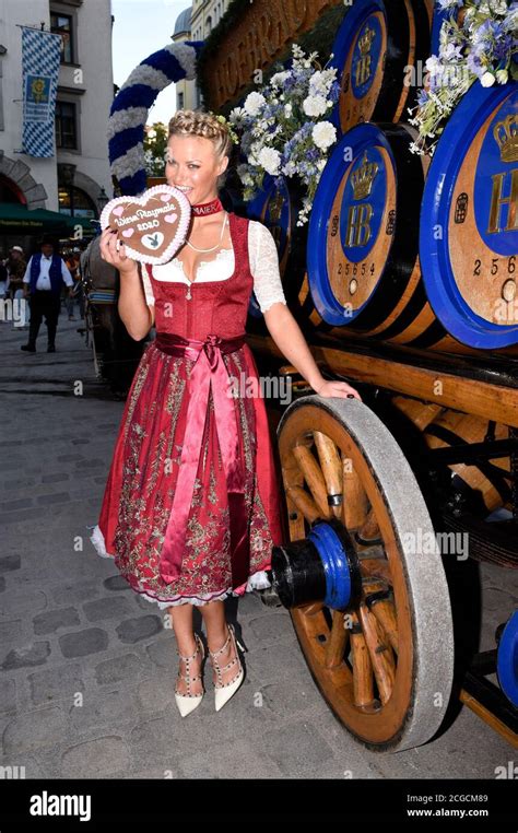 München Deutschland September 2020 Wiesn Playmate Natascha Hofmann