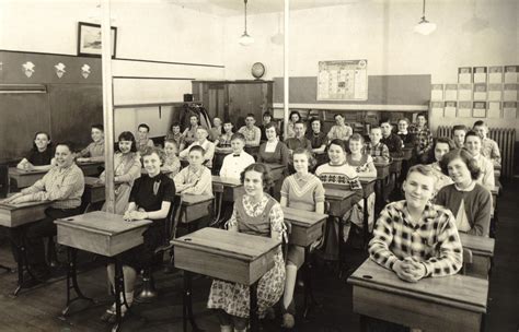 Class Of 1961 In Middle School Grade 7