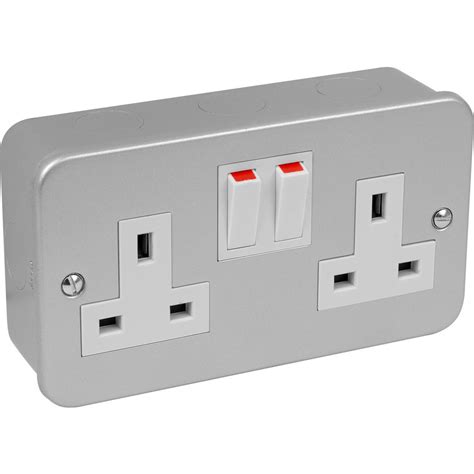 Metal Clad Simple 13 A Switched Socket Industrielle Garage Atelier Electrical Sockets