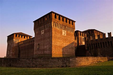 Castello Di Soncino Cremona Lombardia 45°24′00″n 9°52′00″e Italian