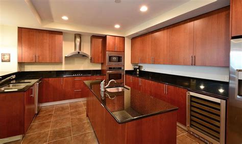 Kitchen cabinets cherry finish cabinet co cherry cabinets. 25 Cherry Wood Kitchens (Cabinet Designs & Ideas) | Cherry ...