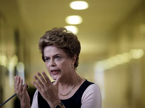 Dilma Governo ainda está discutindo meta fiscal de 2016 VEJA
