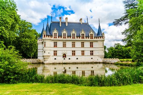 Explore Burgundy From A Glorious Chateau Girls Guide To Paris Loire