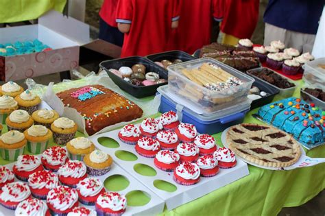 Grahams Landing A Full Of Words And Pics Wednesday Charity Cake Sale